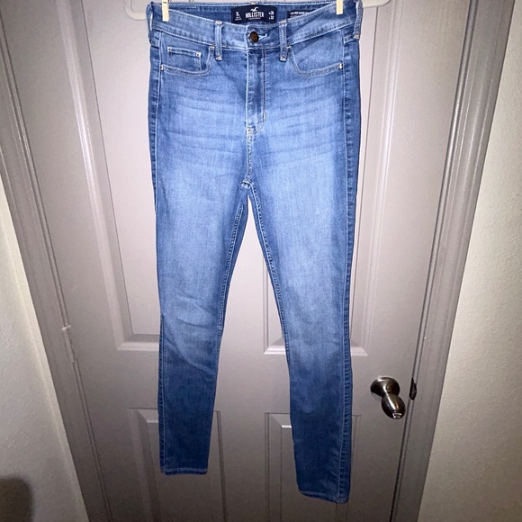 Women’s Hollister Jeans Size 3 long - Picture 1 of 4
